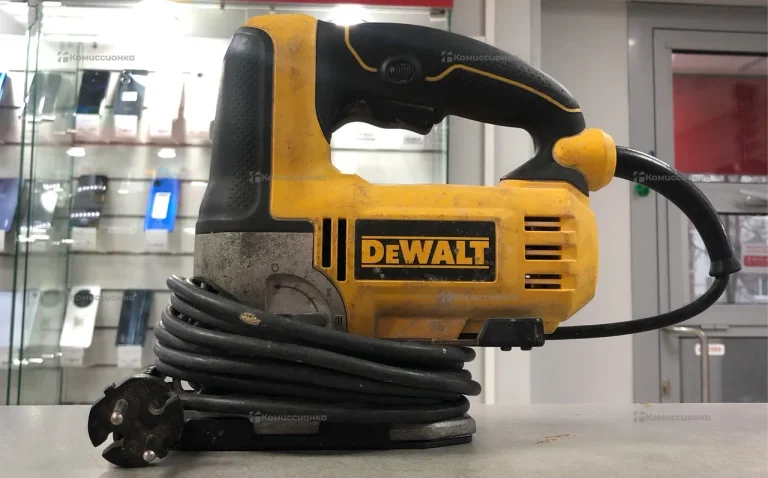 Электролобзик DeWalt DW349-KS