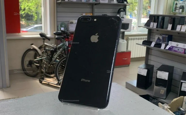 Apple iPhone 8 Plus 64 ГБ