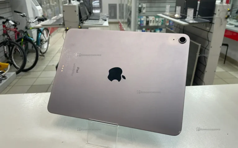 Планшет Apple iPad Air 4 64GB Wi-Fi.