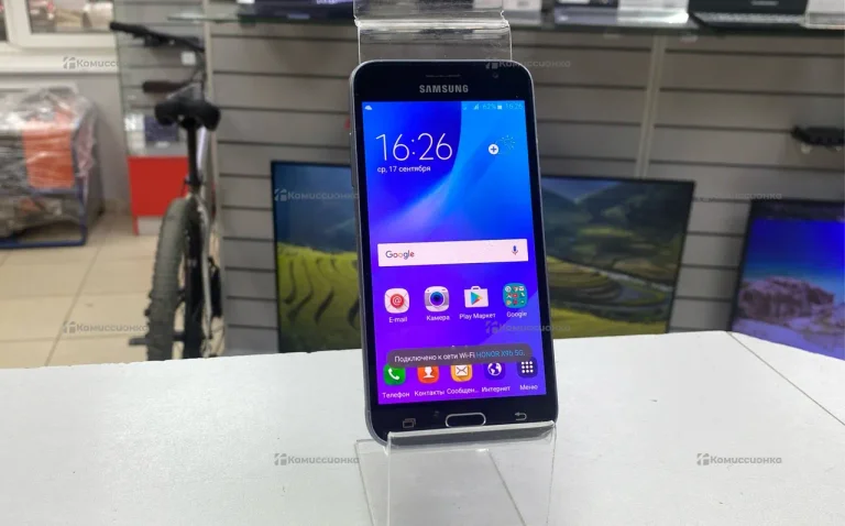 Samsung Galaxy J3 (2016) 2/16 ГБ