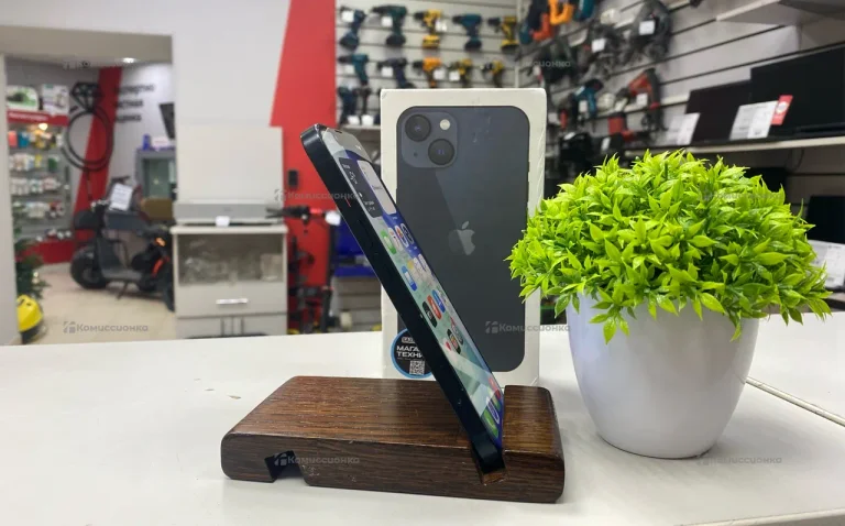 Apple iPhone 13 4/128 ГБ