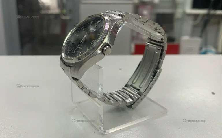 Часы  casioquartz