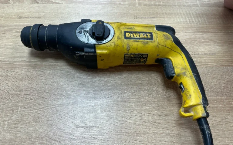 Перфоратор dewalt D25123