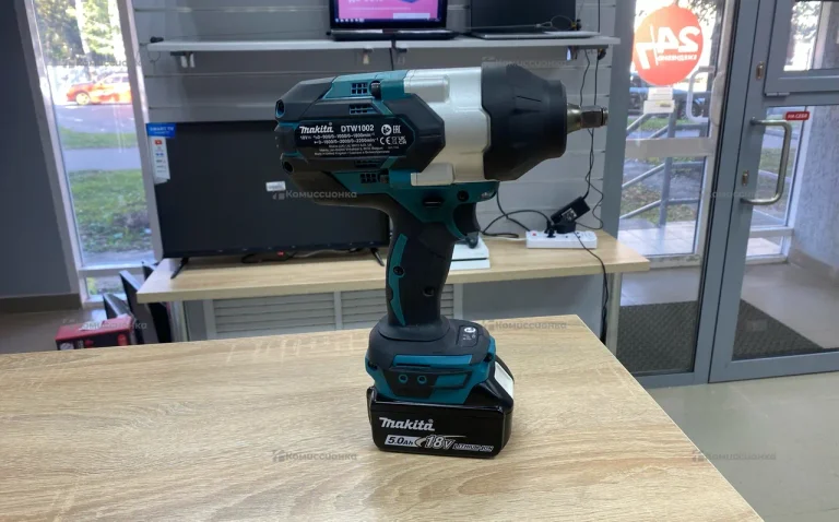 гайковерт Makita DTW1002Z