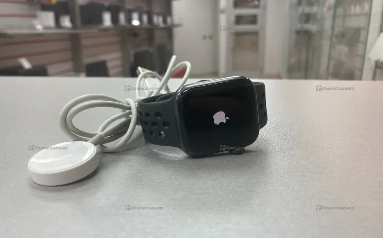 Часы  Apple Watch SE 40mm