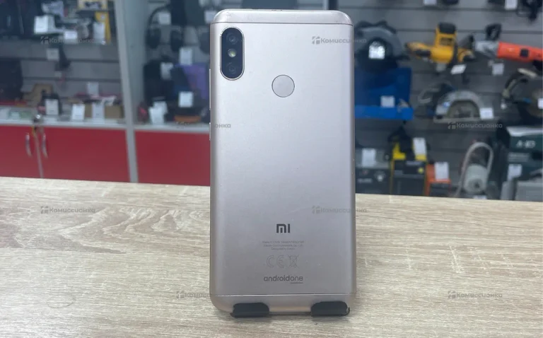 Xiaomi Mi A2 Lite 3/32Gb