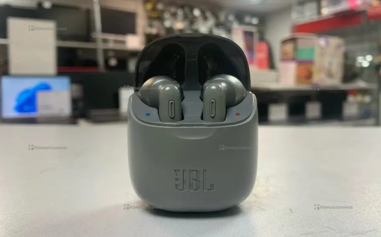 Наушники JBL Buds