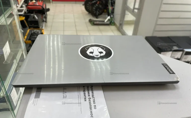 Ноутбук  Lenovo 81UT