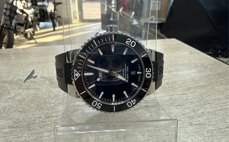 Часы  Oris Aquis