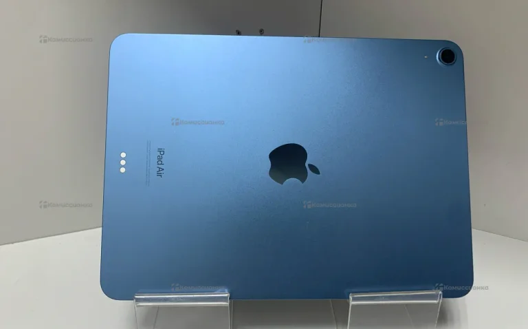 Планшет Apple iPad Air (5-го поколения) 64 ГБ Wi-F