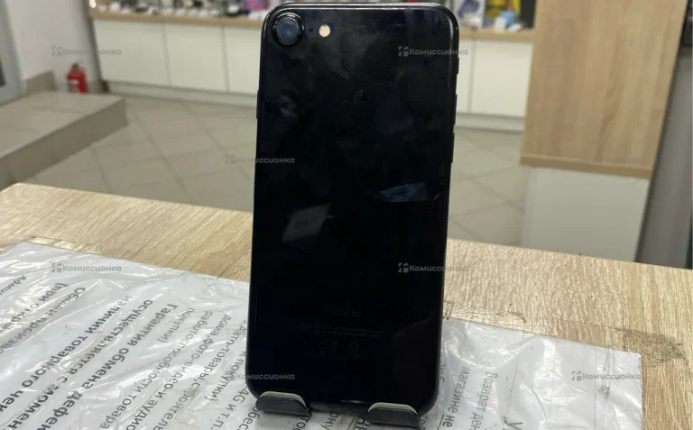 Apple iPhone 7 32 ГБ.