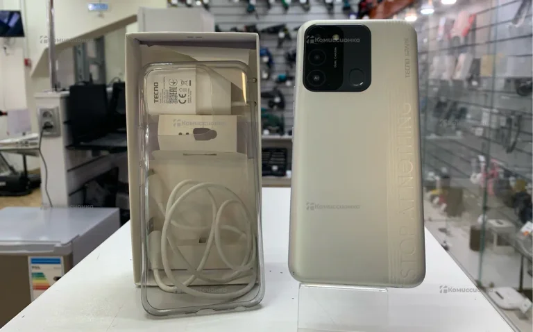 Tecno Spark 8C 4/64 ГБ