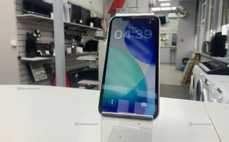 Apple iPhone 11 4/64 ГБ