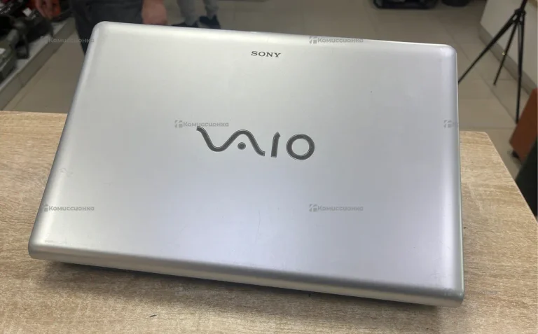 Ноутбук  Sony Vaio VOCEB3S1R
