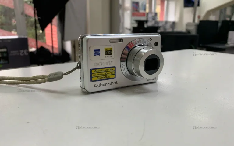 Фотоаппарат  Sony Cyber Shot DSC-W210