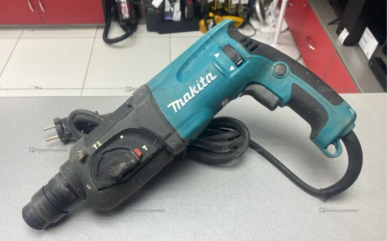 Перфоратор Makita HR2470
