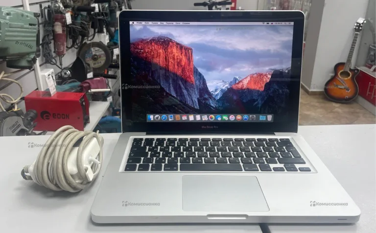Ноутбук MacBook Pro (13-inch, mid 2009)