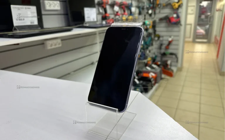 Apple iPhone 11 4/64 ГБ