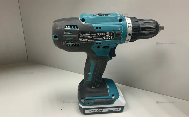 Аккумуляторная дрель-шуруповерт Makita DF488DWE