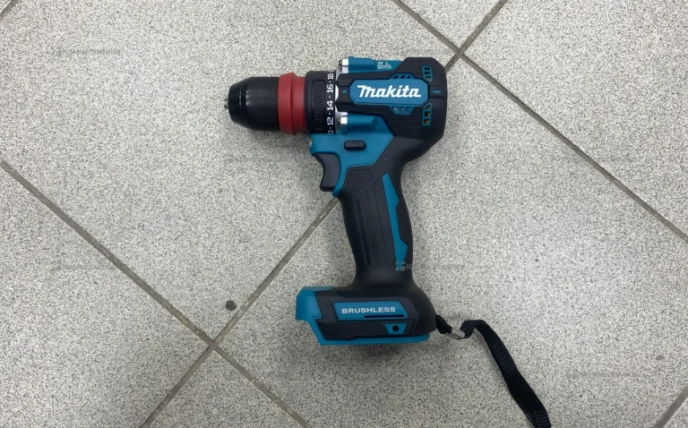 Шуруповерт Makita