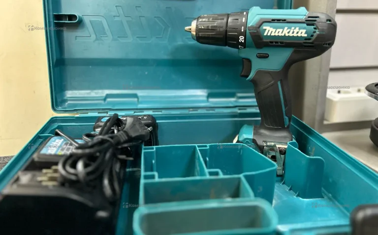 Дрель шуруповерт Makita DF333D