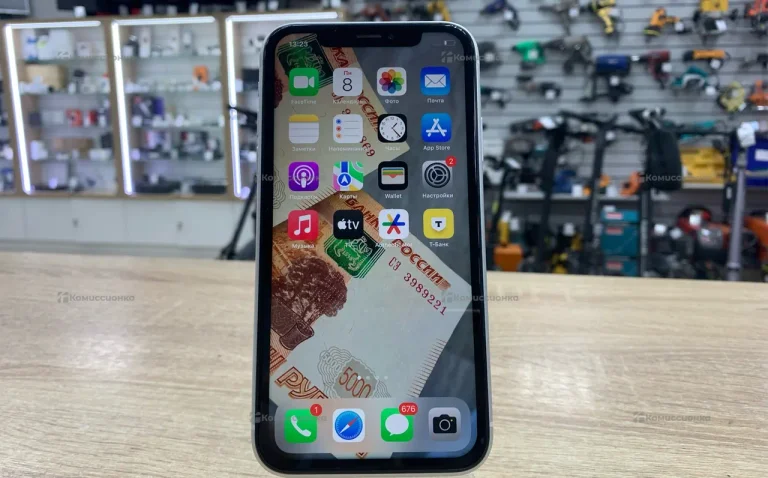 Apple iPhone XR 3/64 ГБ