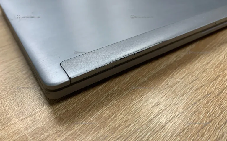 Ноутбук Dell Latitude 7320