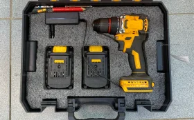 Безщеточный шуруповерт Dewalt Реплика