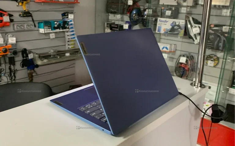 Ноутбук  Lenovo A4