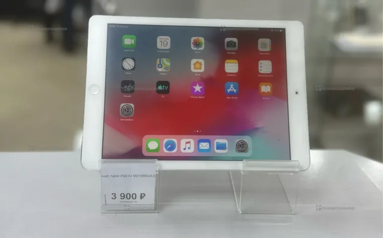 Планшет Apple iPad Air MD796RU/A 64Gb