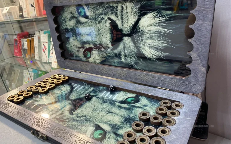 Нарды с картиной льва