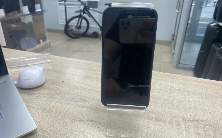 Apple iPhone XR 3/128 ГБ