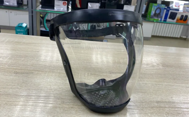 Защитная маска для лица