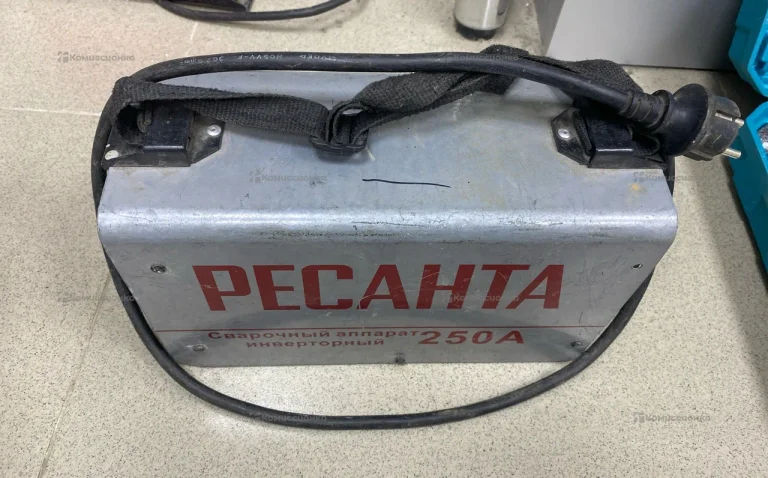 Сварочный аппарат инверторный  Ресанта САИ 250