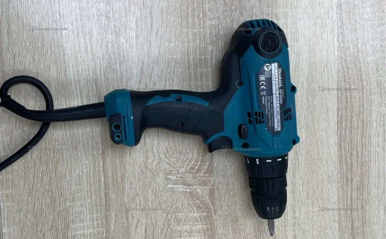 Сетевая дрель Makita DF0300
