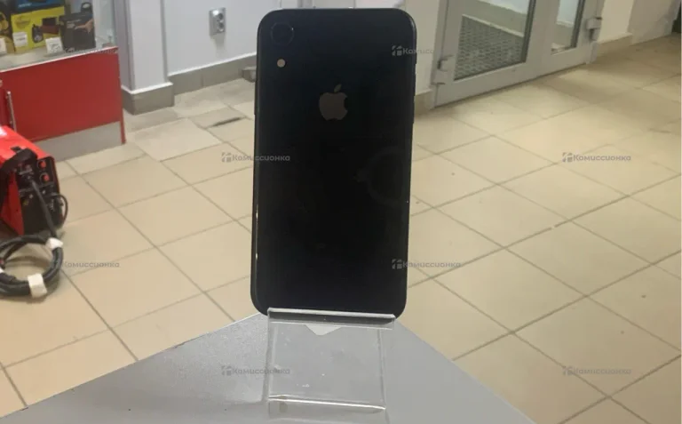 Apple iPhone XR 64 ГБ