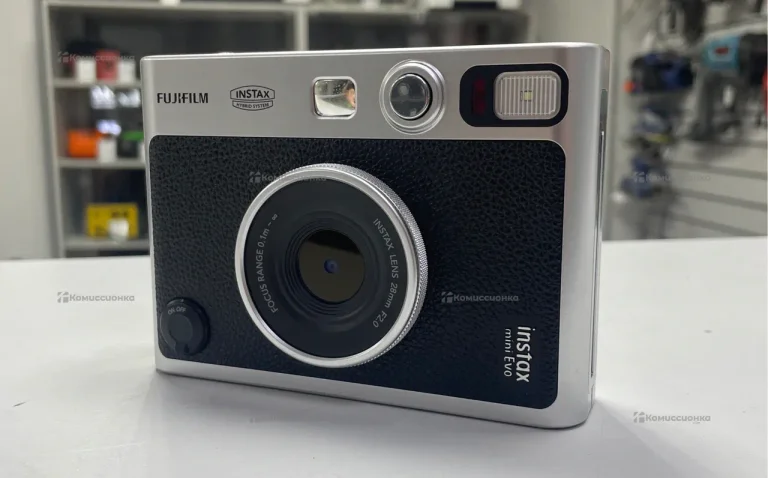 Фотоаппарат FujiFilm Instax mini