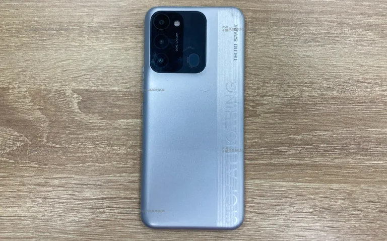 Tecno Spark 8C 4/64 ГБ