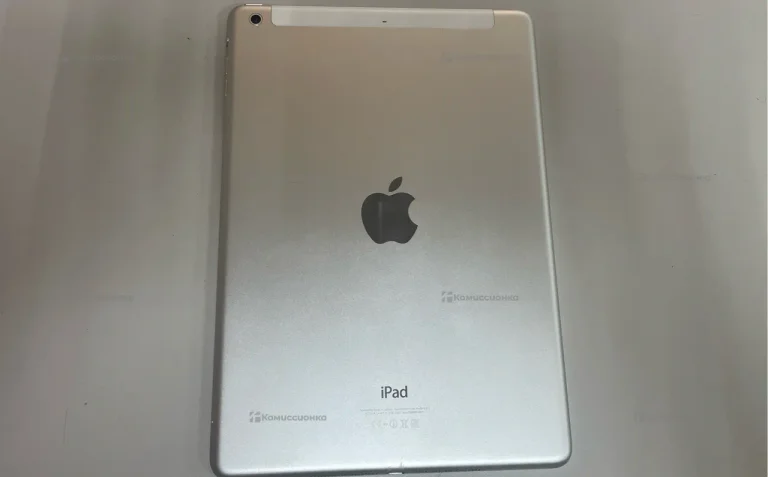 Планшет Apple iPad Air 128Gb Wi-Fi