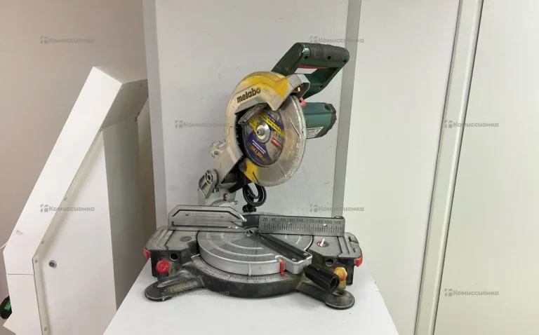 Торцовочная пила metabo KS 216 M Lasercut