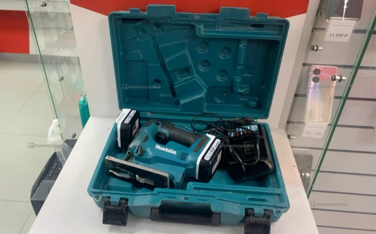 Электролобзик makita JV143D