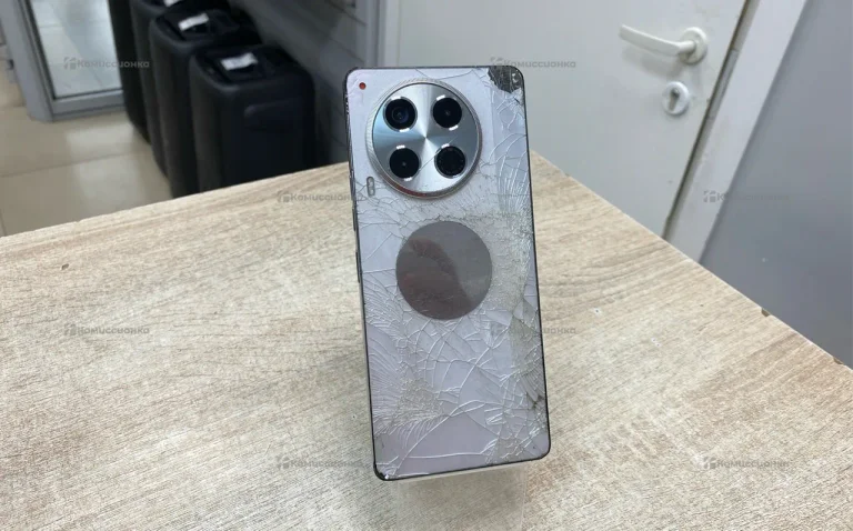 Tecno Camon 30 12/256 ГБ