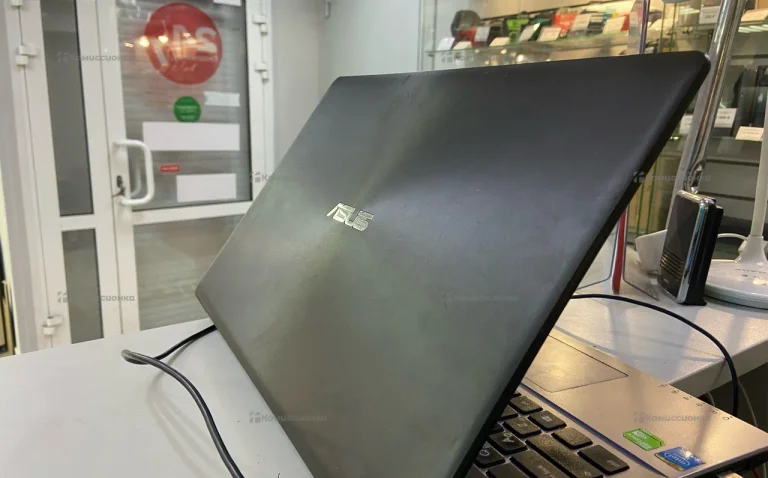 Ноутбук Asus i3-4010U/820M