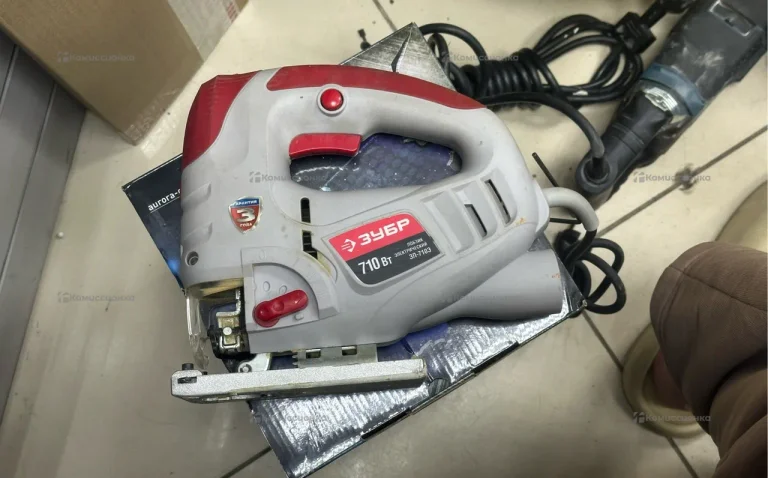 Лобзик ЗУБР ЗЛ-710Э