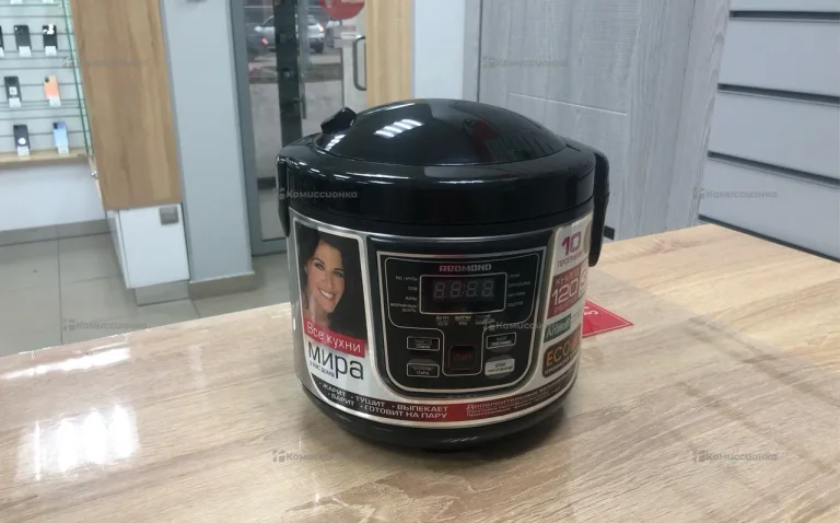 Мультиварка Redmond RMC-M10
