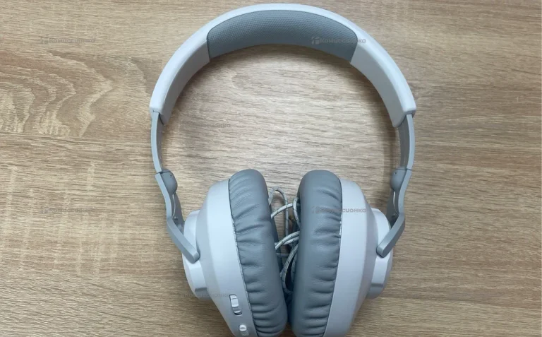 Наушники JBL Quantum 100
