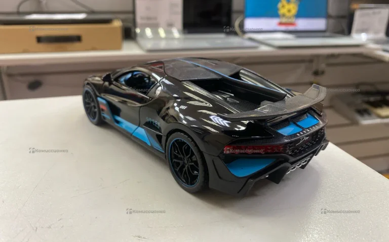 Машинка Bugatti Divo