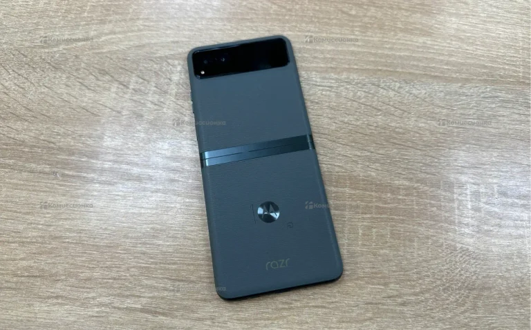 Motorola Razr 40 8/256 ГБ