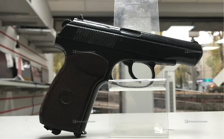 Пневматический пистолет Makarov