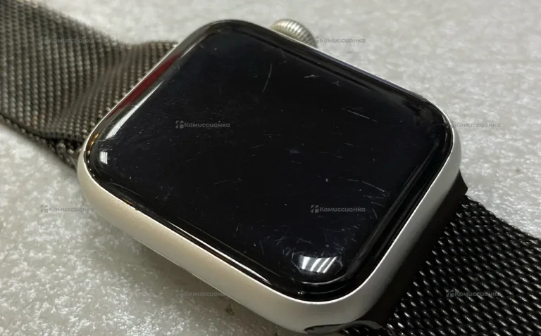Часы  Apple Watch Se 40mm (1 Gen)